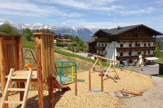 01_spielplatz_sattlerhof.jpg