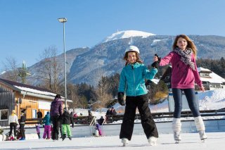Eislaufzauber im Mittelgebirge bei Innsbruck