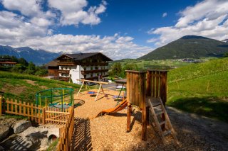 sattlerhof_spielplatz1.jpg